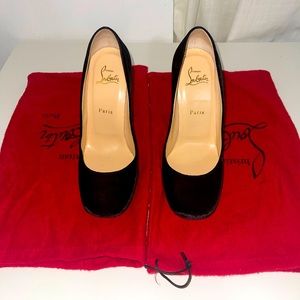 Authentic Christian Louboutin Cadrilla Corazon 100